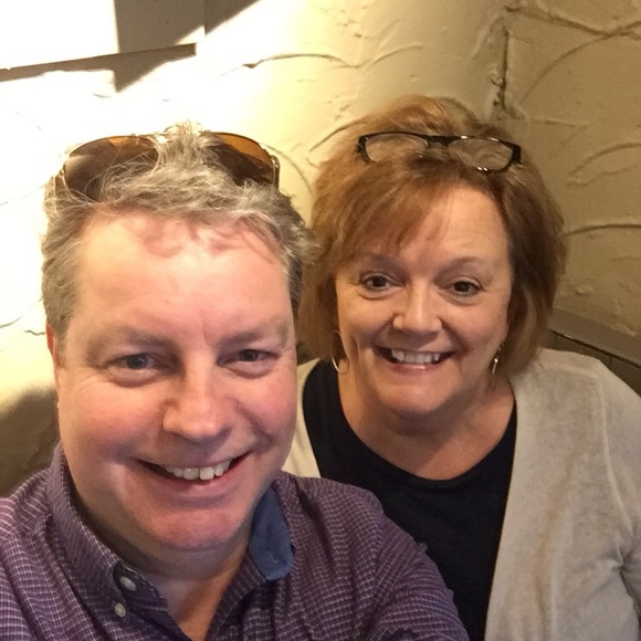 Meet your Posher, Cindy - Picture 2 of 2